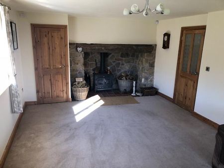 2 bedroom end of terrace house to rent - Photo 5