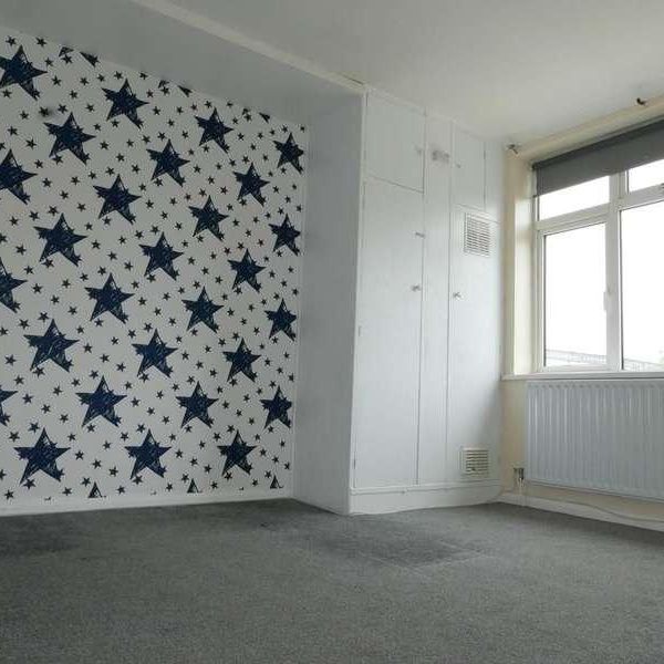 Amery Gardens, Romford, RM2 - Photo 1