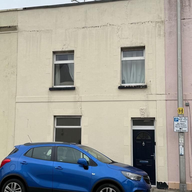 1 bedroom in a house share to rent - Photo 1