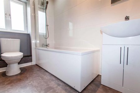 2 bedroom terraced house to rent - Photo 4