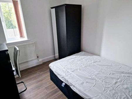 Bawas Place, Bed Apartment (flat), NG7 - Photo 4