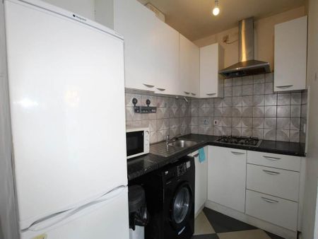 1 bedroom ground floor flat to rent - Photo 5