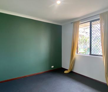 Charming and Charismatic! - Photo 4