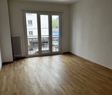 Rent a 3 rooms apartment in La Chaux-de-Fonds - Foto 3