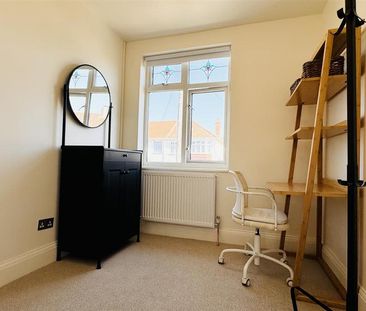 3 bedroom end of terrace house to rent - Photo 4