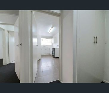 1/10 Kelvin Grove, Springvale, Vic 3171 - Photo 1