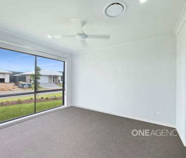 Modern living in a beautiful sanctuary - Photo 3