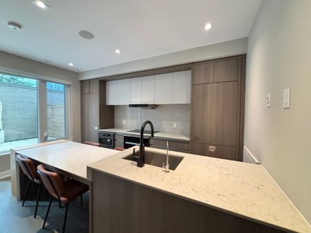 For Lease - 33 Dundonald Street Unit# TH6, Toronto, Ontario - Photo 5