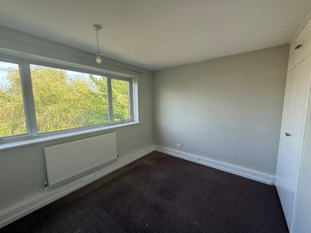 3 bedroom flat to rent - Photo 5
