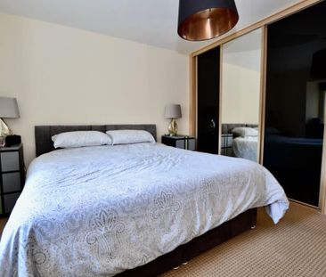 4 bedroom detached house to rent - Photo 3
