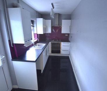 2 bedroom terraced house to rent - Photo 2