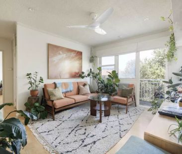 Renovated one-bedder in convenient pocket - Photo 3