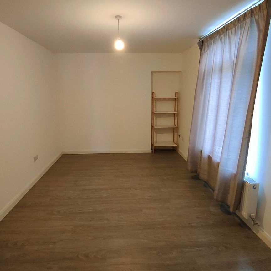 Ground Floor Flat, Graig Terrace, Manselton, Swansea, SA5 8PT - Photo 1