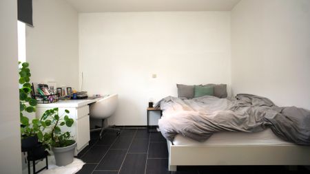 Instapklaar 2 slaapkamer appartement met autostaanplaats en privéberging - Photo 5