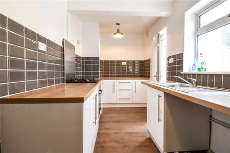 2 bedroom semi-detached house to rent - Photo 4