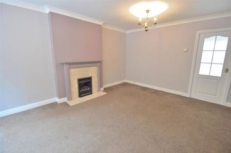 3 bedroom end of terrace house to rent - Photo 2
