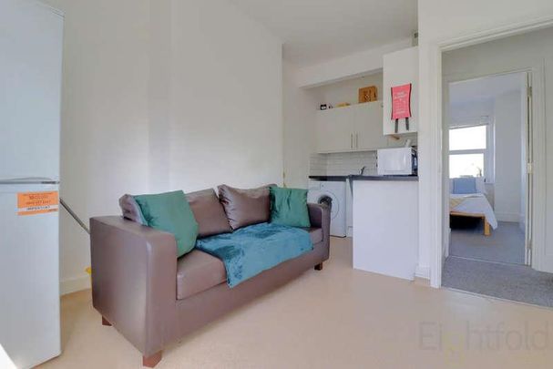 Milner Road, Brighton, BN2 - Photo 1