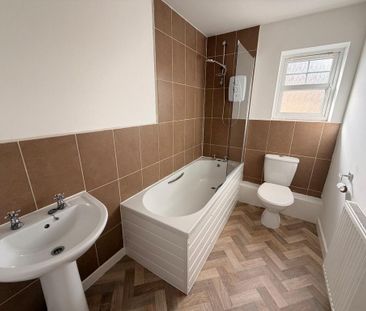 3 bedroom semi-detached house to rent - Photo 5