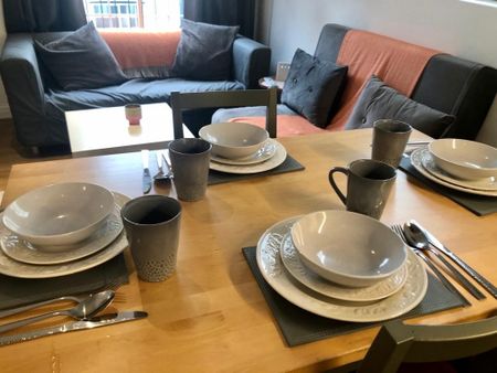 2 Bed Flat, Old Woolwich Road, SE10 - Photo 4