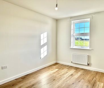 3 bedroom Three Bedroom Semi Detached Home to rent - Photo 4