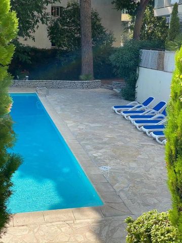 Location Appartement 1 pièce 17m² CANNES 06400 - Photo 2