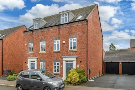 4 bedroom detached house to rent - Photo 3
