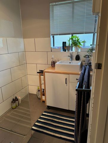 3 BEDROOM FAMILY HOME - Photo 4