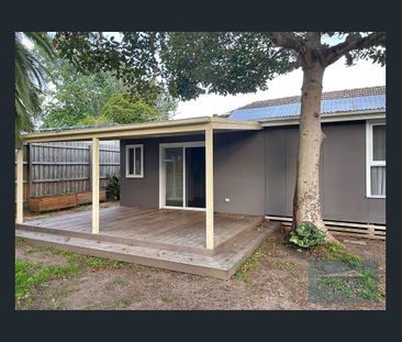 Modern Comfort Meets Prime Frankston Location - Photo 5