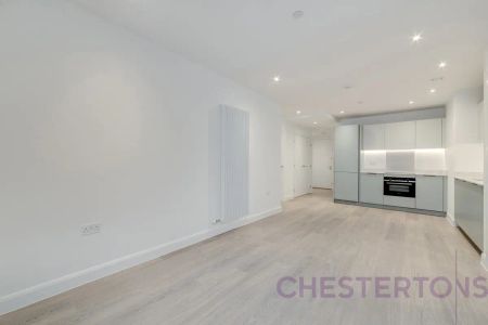 1 bedroom flat in Western Gateway - Photo 2