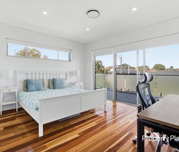 Spacious 4 Bedroom Duplex with Study in a Quite Cul-De-Sac - Photo 6