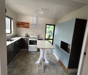 Gardeners Delight - Close to the beach - Photo 4