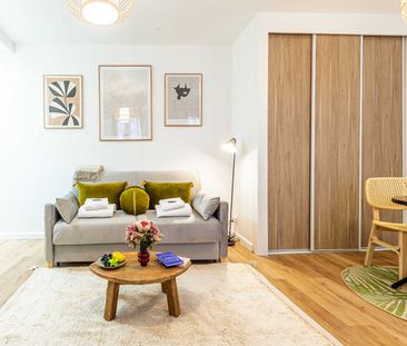 Rue du Faubourg Saint-Martin - Photo 1