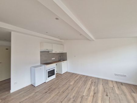 Location Appartement 2 pièces 56m² - Photo 3