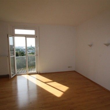 Attraktive 2-Raumwohnung mit Balkon und Blick ins Grüne - Photo 1