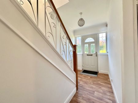 4 Bed Semi-Detached House, Kirkdale Crescent, LS12 - Photo 5