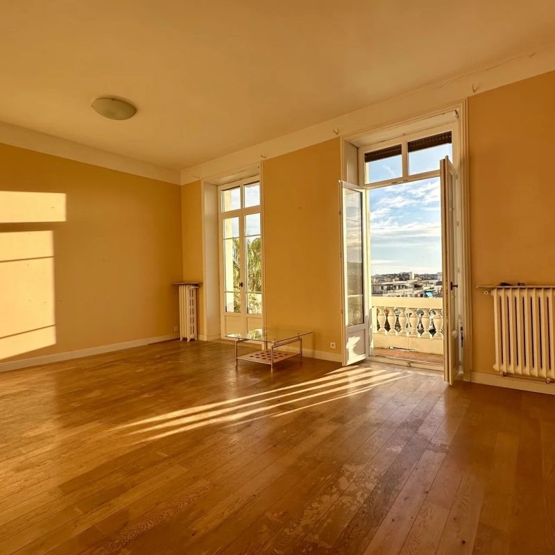 A louer à Nice, quartier de Cimiez, superbe 3 pièces dans le Palais Majestic. - Photo 1