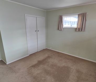 Tidy Three Bedroom Home - Photo 6