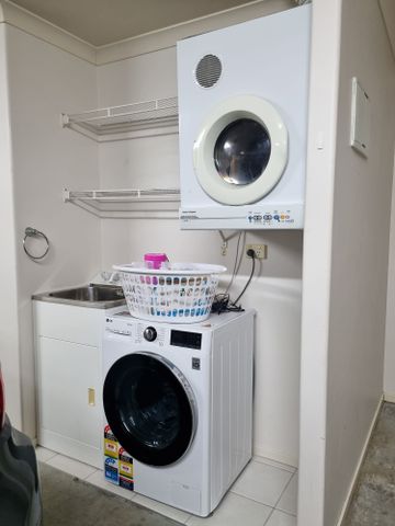 Cul-De-Sac Living - Beachlands - Photo 3