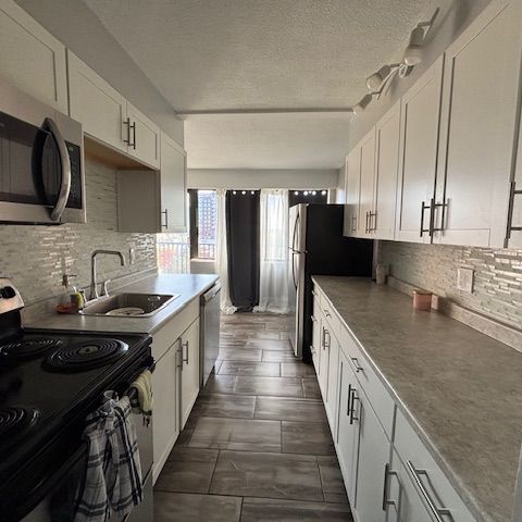 420 Parkdale Ave - Photo 1