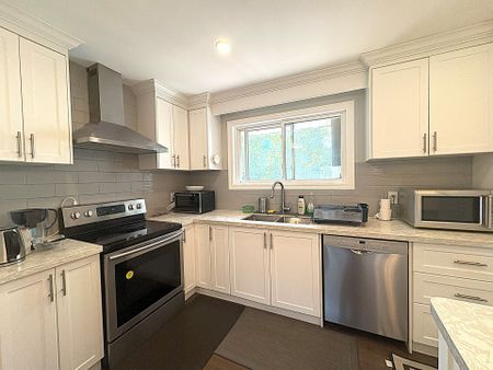 For Lease - 238 The West Mall N/A, Toronto, Ontario - Photo 2