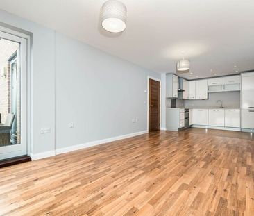 2 Bed Flat, Park Road, N8 - Photo 2