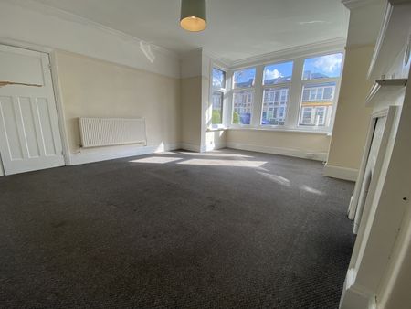 4 Bed Semi-Detached House, Fishponds Road, BS5 - Photo 2