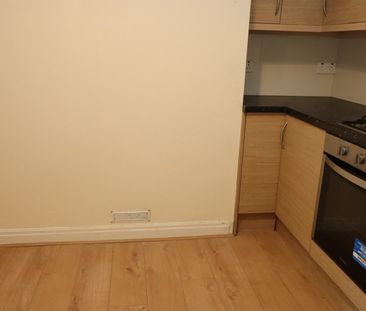 2 Bed Flat, Ashgrove Road, IG3 - Photo 6