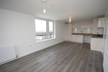 2 bedroom flat to rent - Photo 2