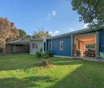 LITTLE BLUE BEACH HOUSE - Photo 2