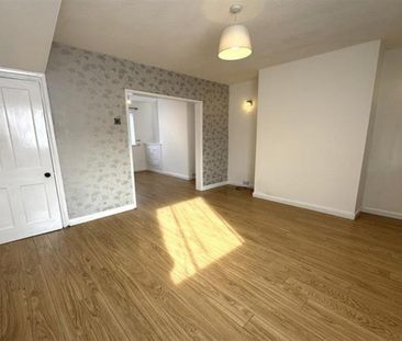 3 Bedroom Terraced To Let - Photo 2