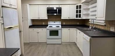 House for Rent - Photo 2