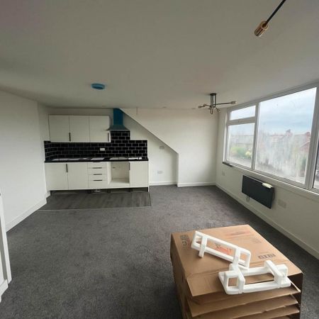 2 bedroom flat to rent - Photo 3