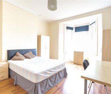 5 bedroom terraced house to rent - Photo 4