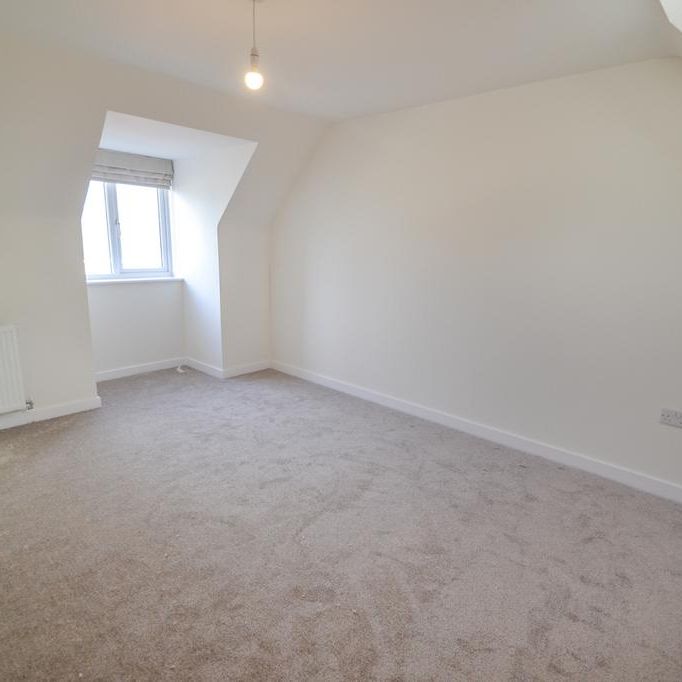 4 bedroom detached house to rent - Photo 1